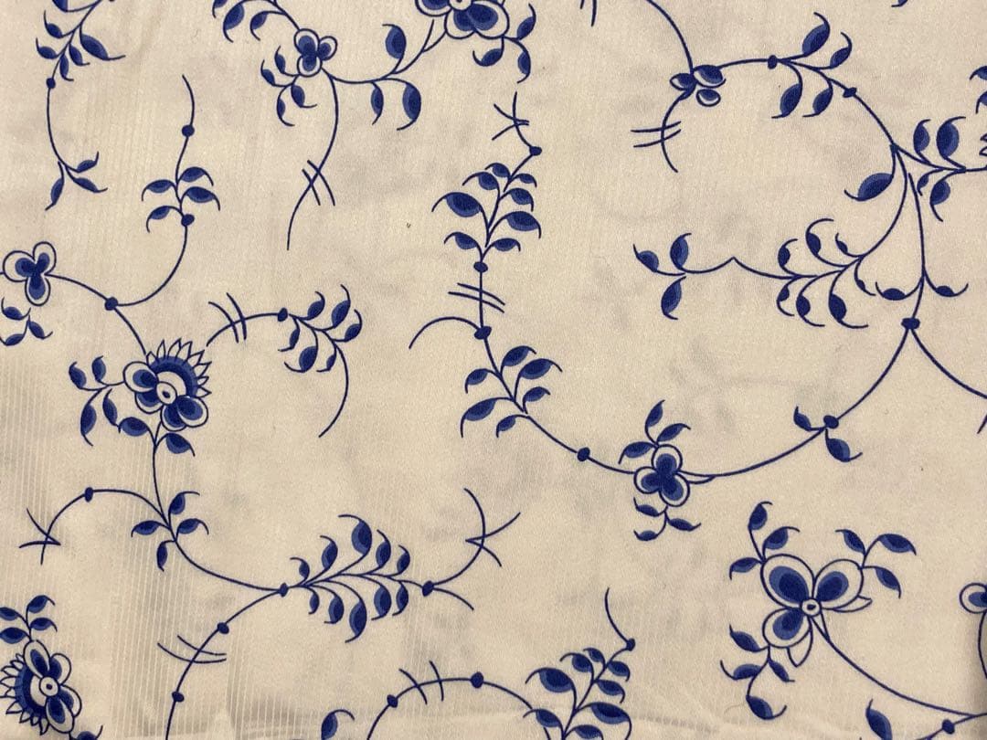 ロイヤルコペンハーゲンブルーフラワー　テーブルクロス 円形デンマーク製