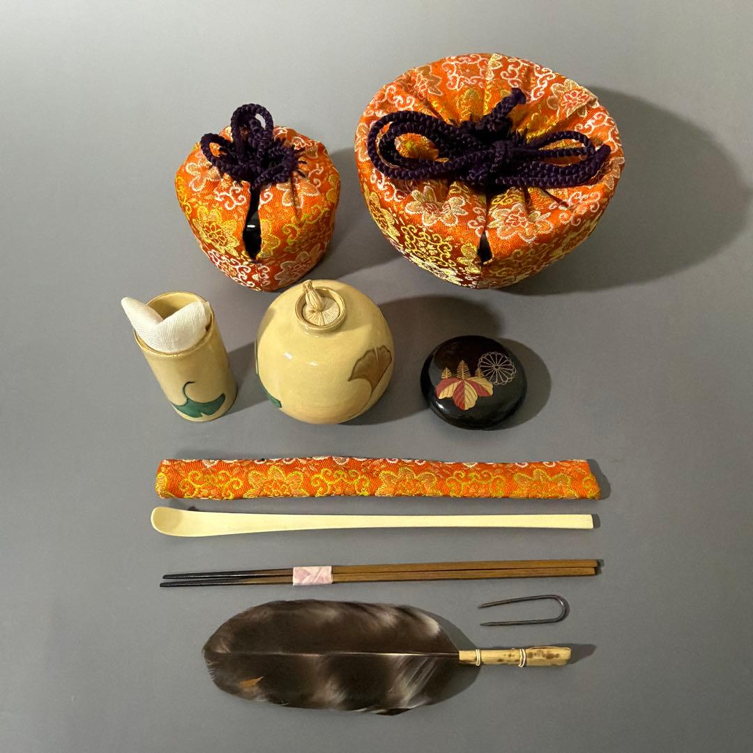 m*i様 茶道具 利休型 茶箱 吉祥紋茶碗(清閑寺) 器据 和敬板 解説書 他