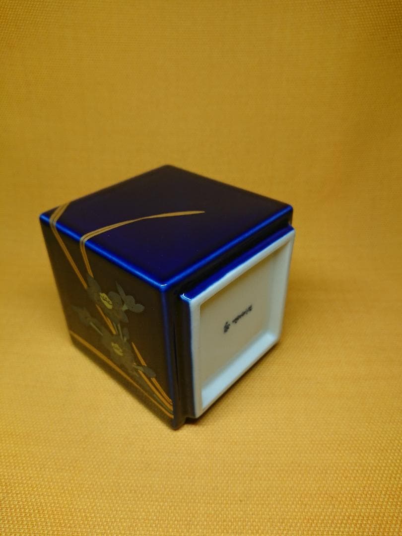 【美品】花瓶　香蘭社　蘭絵　瑠璃色　置物　インテリア　工芸品　美術品　A1167