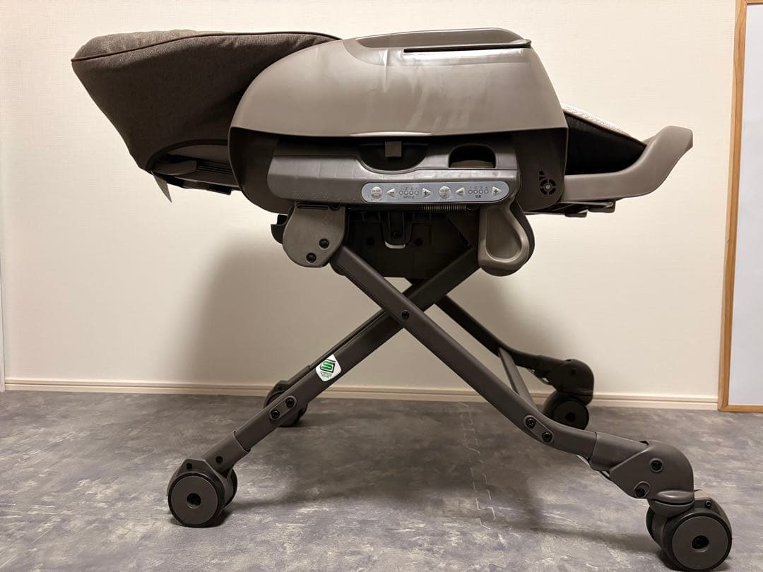 Combi ネムリラ オートスウィング Simplight　電動ハイローチェア