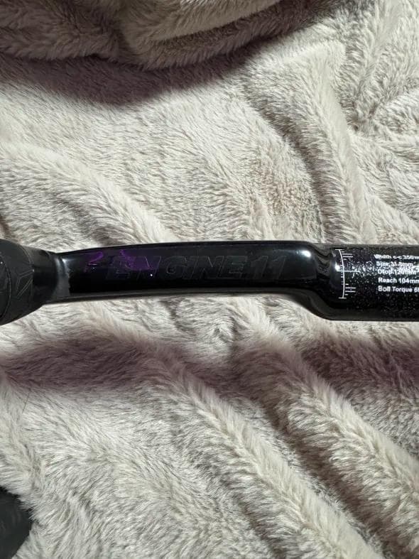 カーボントラックハンドル