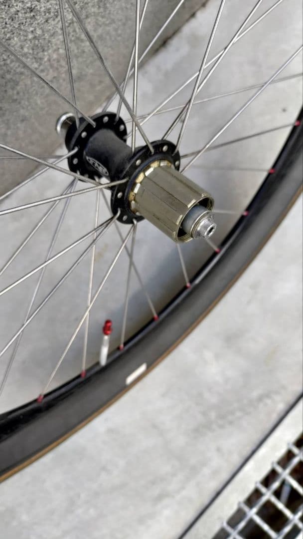 カーボンホイール　フロント20mm リア85mm