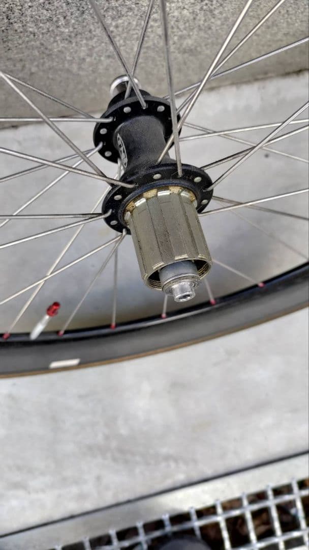 カーボンホイール　フロント20mm リア85mm