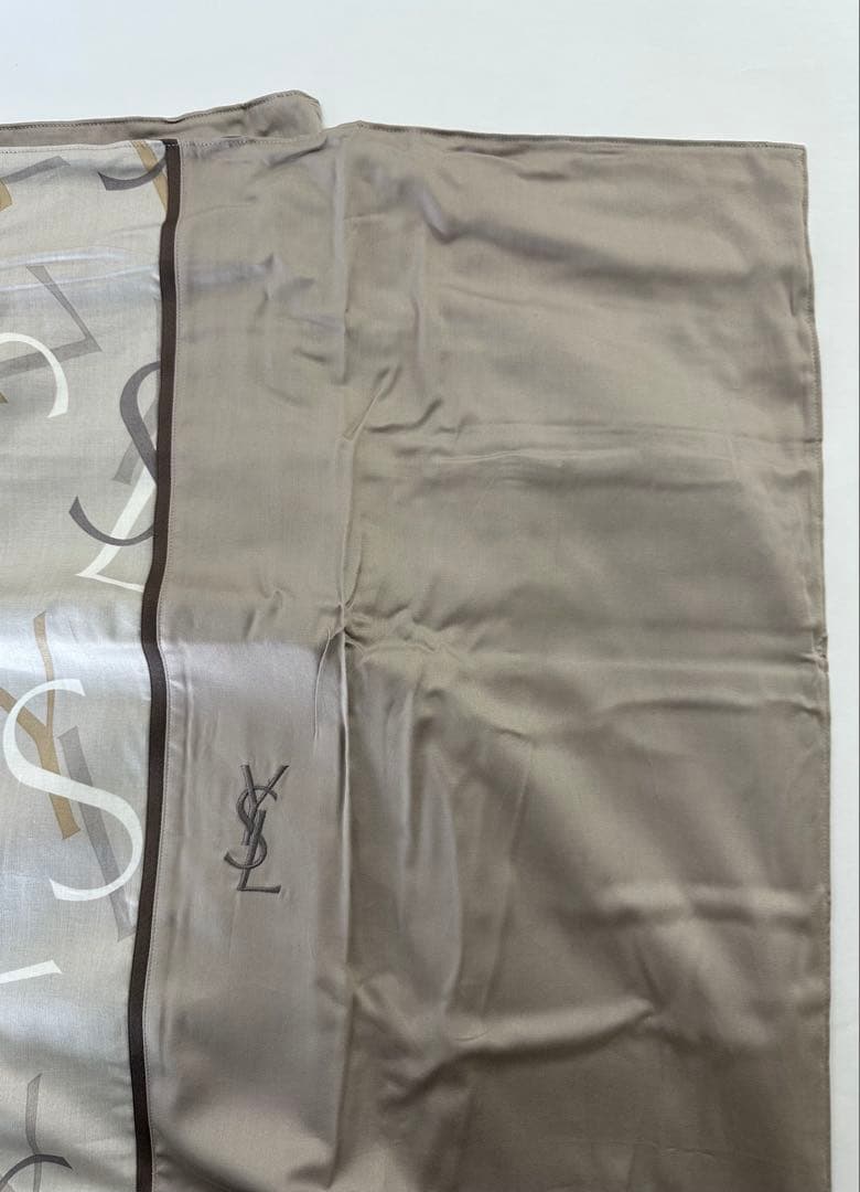 YSL イヴ・サンローラン 刺繍入りカバー3点セット