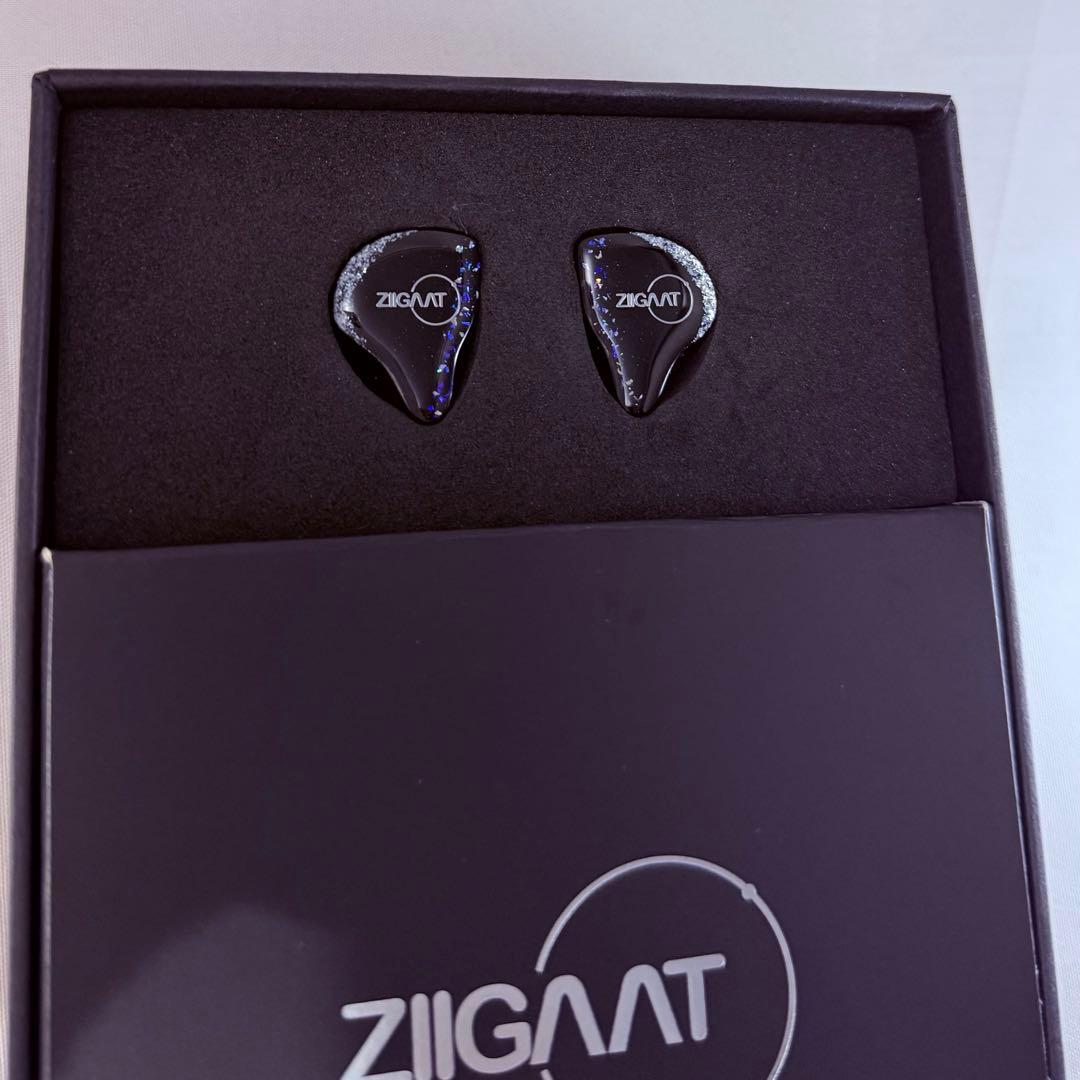 イヤホン ZIIGAAT x JAY ESTRELLA