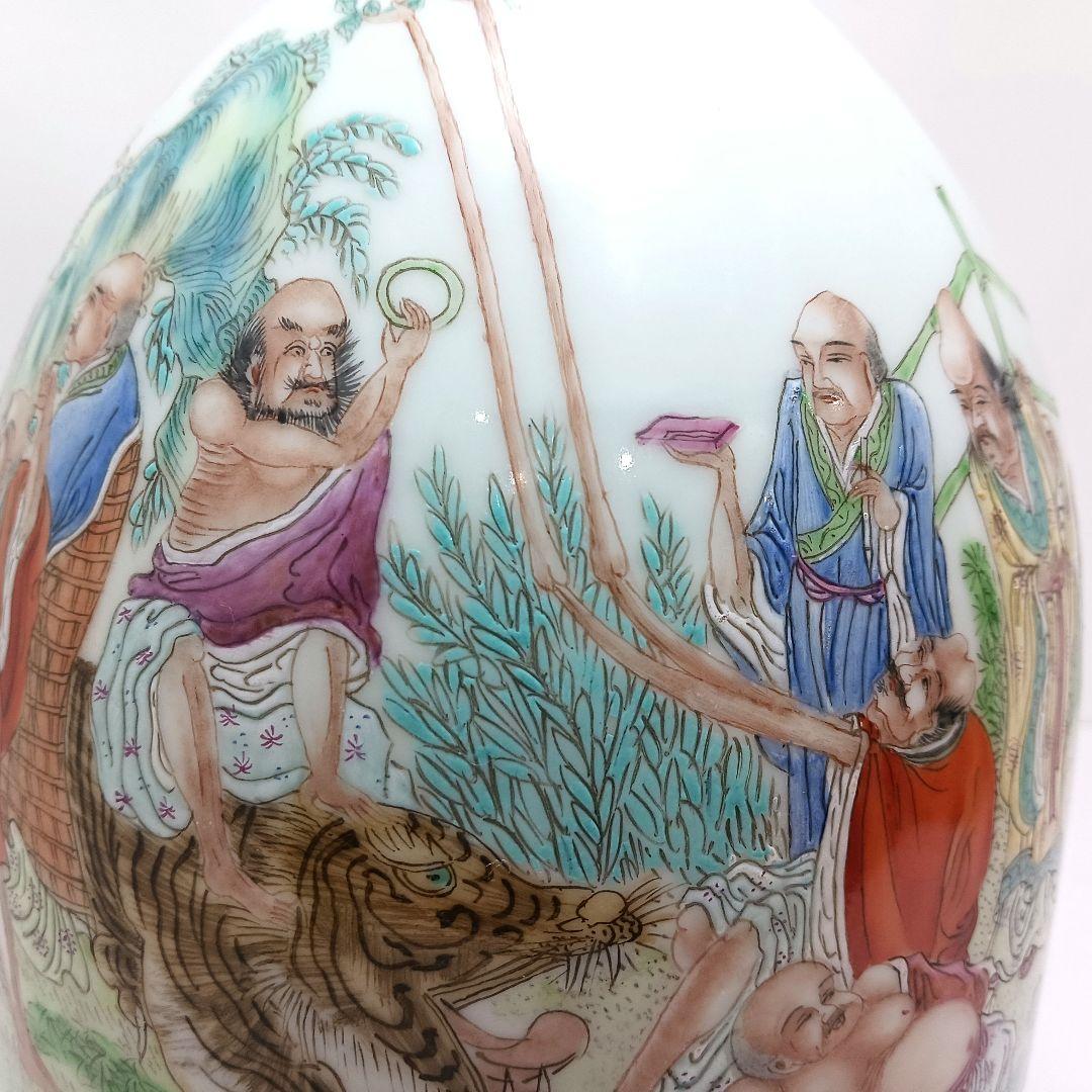 Y2979 中国 清代 雍正年製 粉彩 十六羅漢 壷 木箱付き