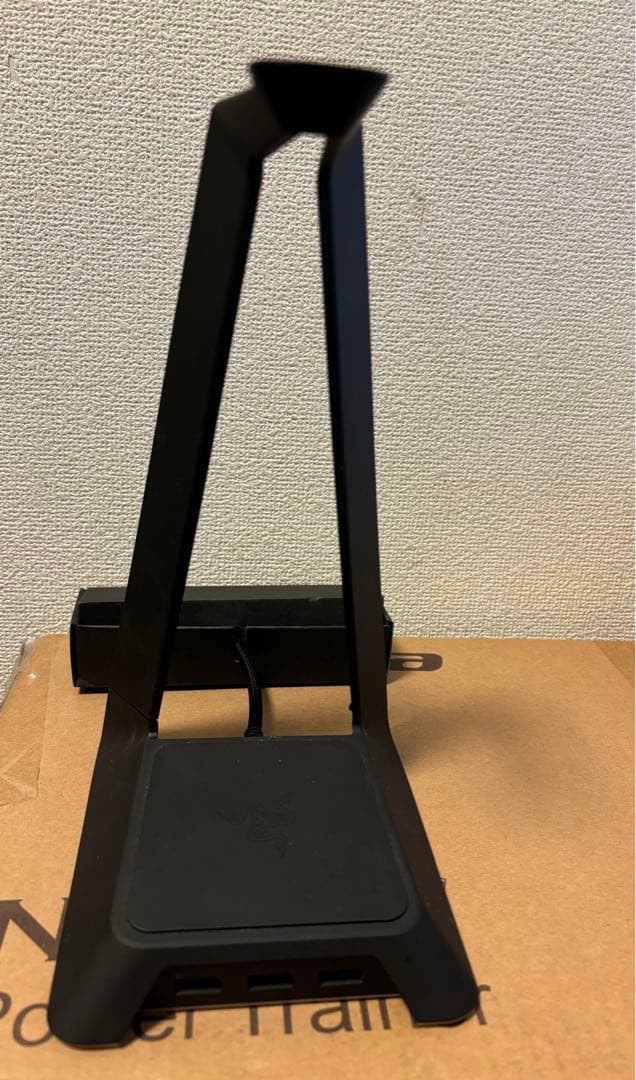 ヘッドホン razer BASE STATION CHROMA