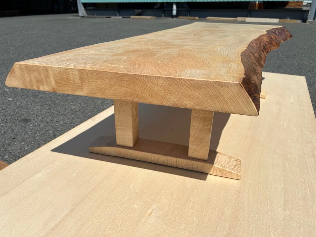 [たのメル便] 白栃　極上杢　一枚板ローテーブル　新品未使用