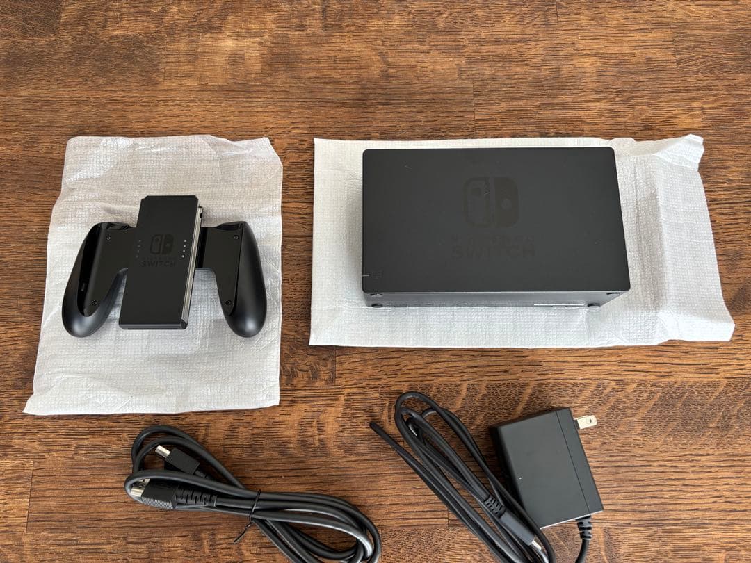 【超美品】Nintendo switch 本体　ニンテンドースイッチ
