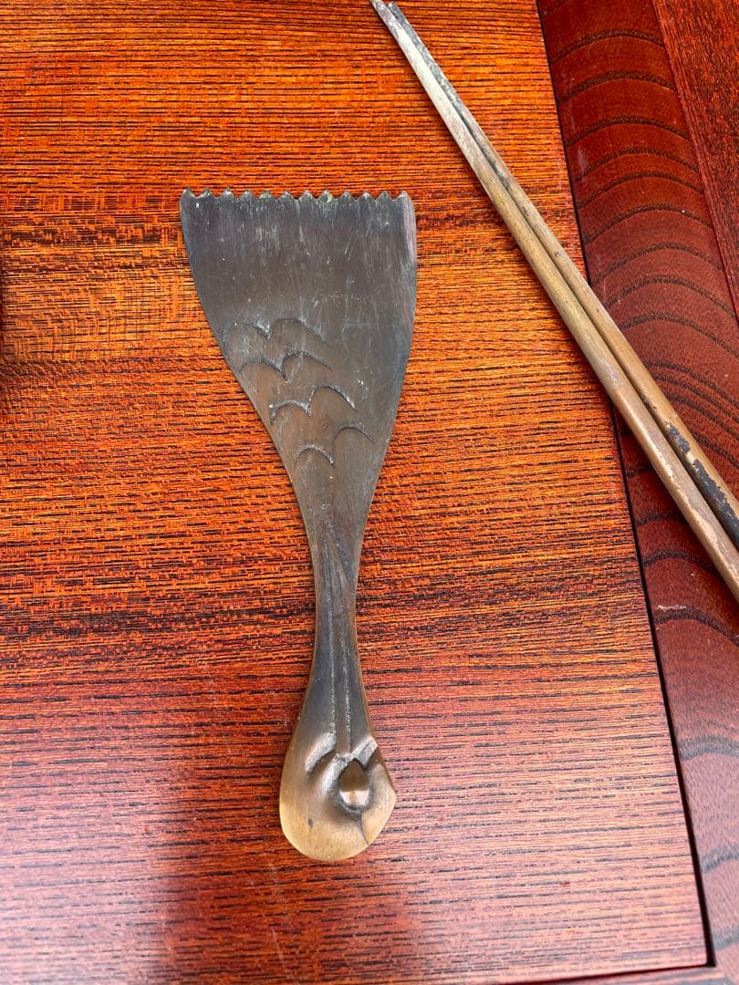 【美品】関西火鉢 囲炉裏テーブル　灰ならし鳥の絵柄　無垢