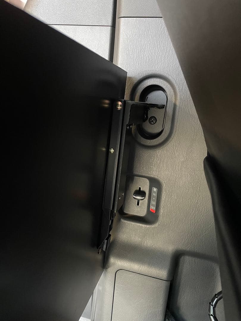 かみさん予約　ハイエース　折り畳み　セカンドテーブル　金具のみ